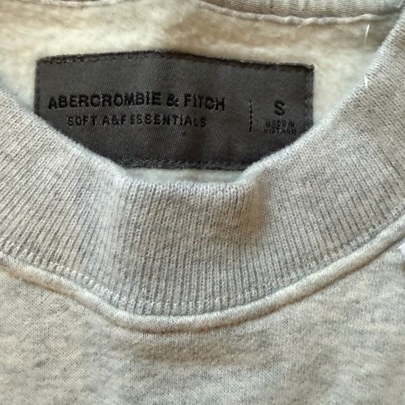 Abercrombie and Fitch Cape Cod Sweatshirt - Picture 3 of 6